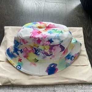 Louis Vuitton Watercolor Bucket Hat - Never Worn Louis Vuitton | Accessories | Louis Vuitton Watercolor  main image 2
